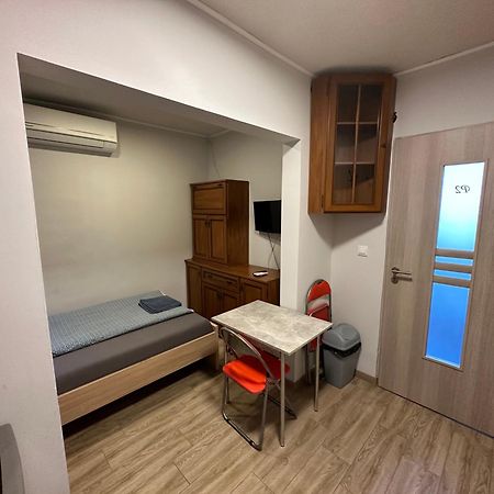 Beregi Apartman Tiszaújváros Buitenkant foto