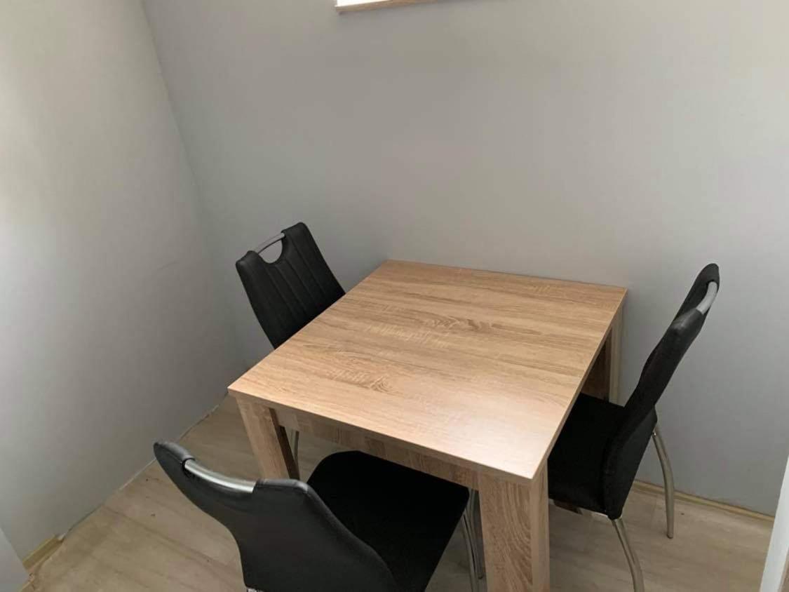 Beregi Apartman Tiszaújváros Buitenkant foto