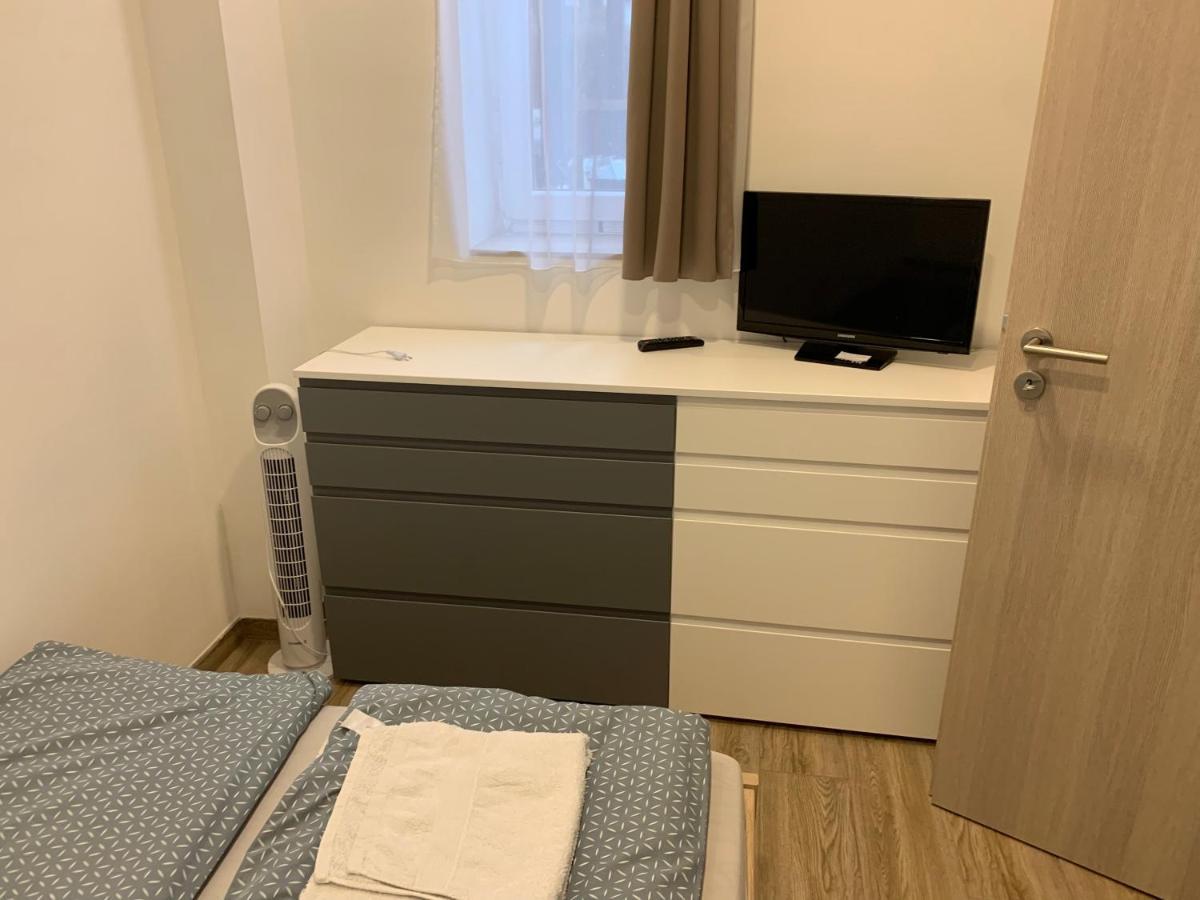 Beregi Apartman Tiszaújváros Buitenkant foto