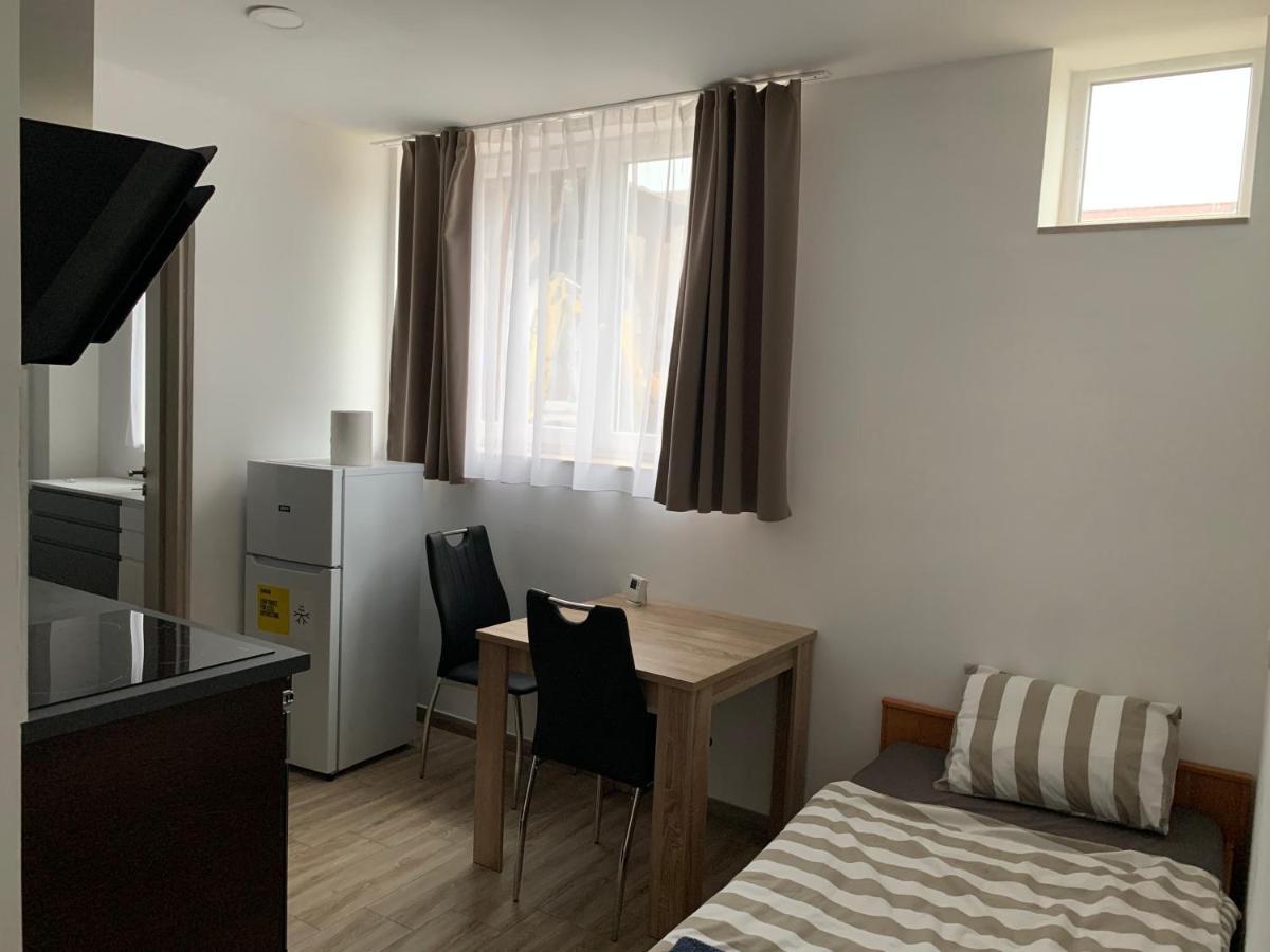 Beregi Apartman Tiszaújváros Buitenkant foto