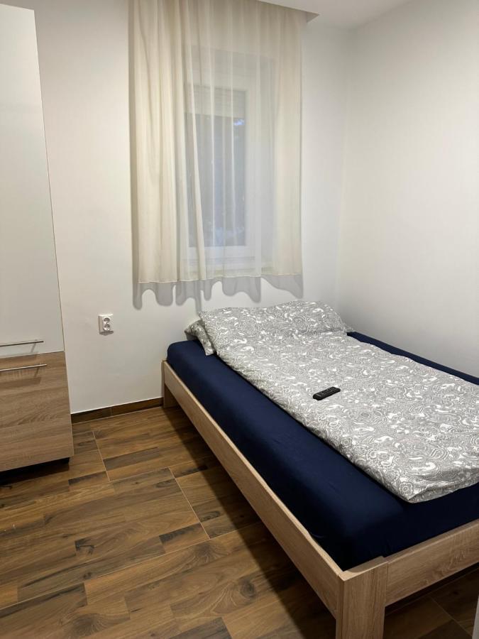 Beregi Apartman Tiszaújváros Buitenkant foto