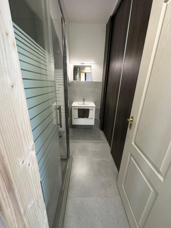 Beregi Apartman Tiszaújváros Buitenkant foto