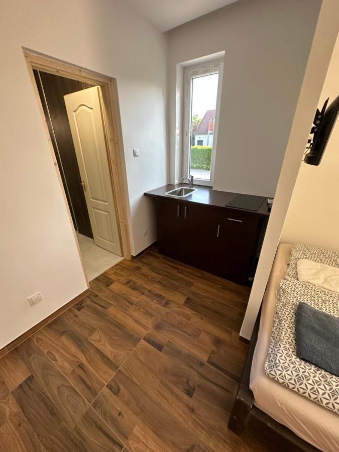 Beregi Apartman Tiszaújváros Buitenkant foto