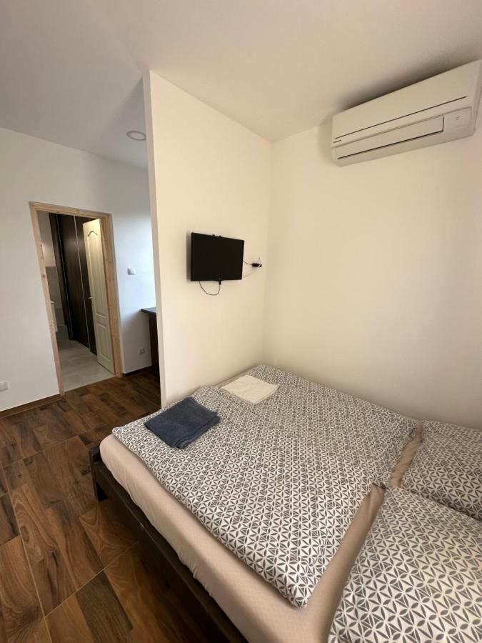 Beregi Apartman Tiszaújváros Buitenkant foto