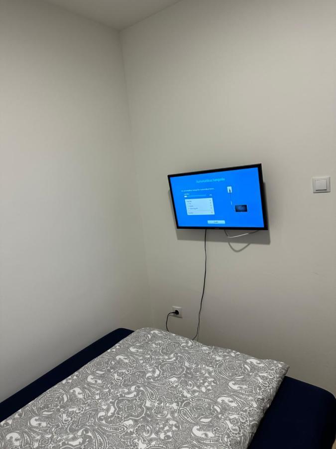 Beregi Apartman Tiszaújváros Buitenkant foto