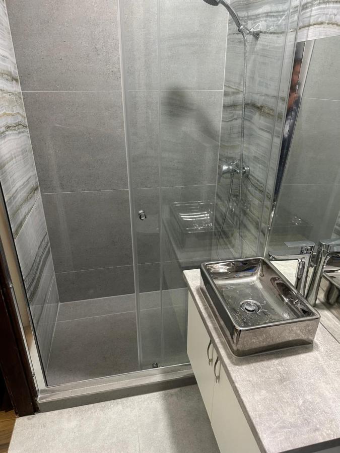 Beregi Apartman Tiszaújváros Buitenkant foto