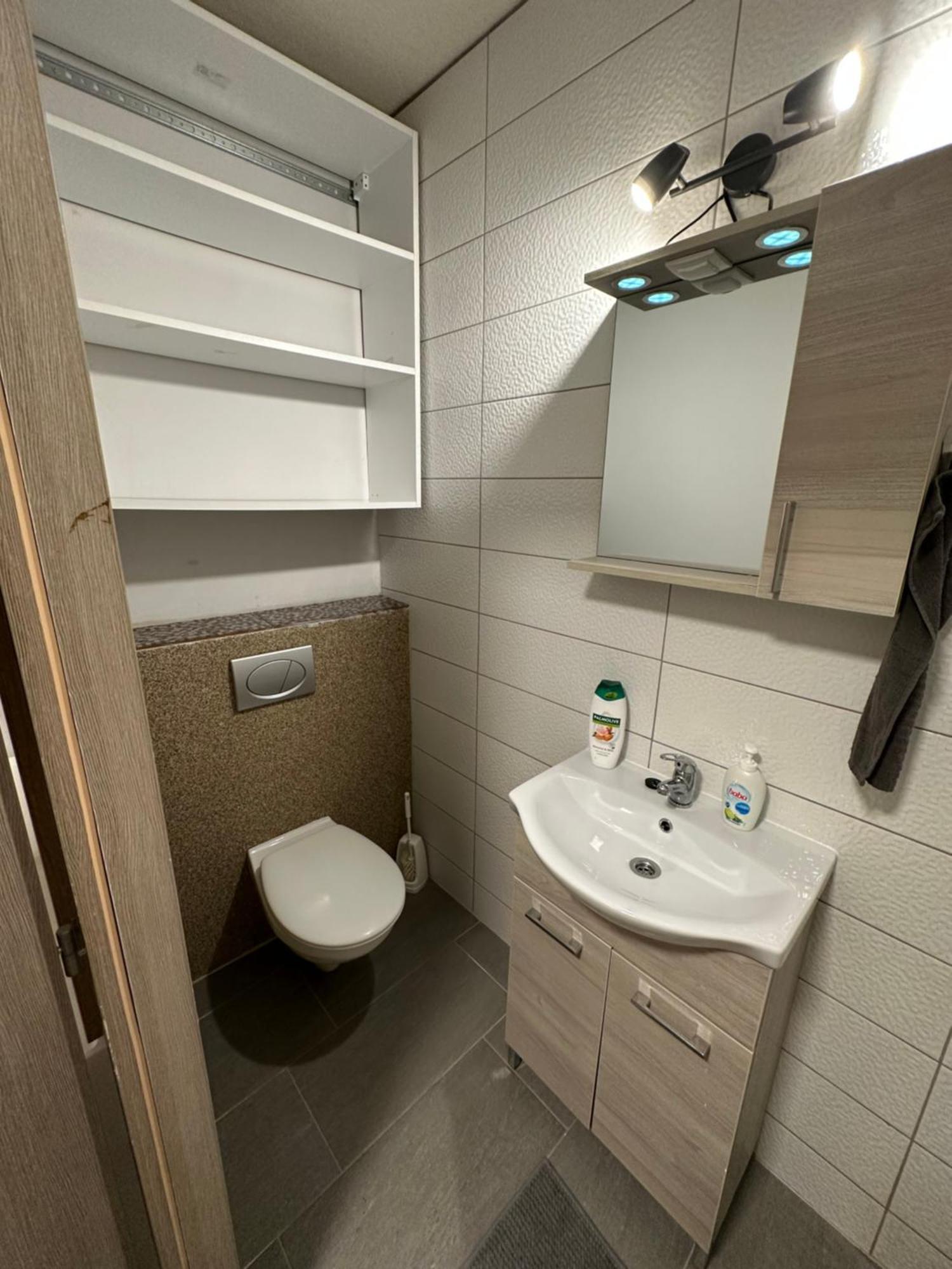 Beregi Apartman Tiszaújváros Buitenkant foto